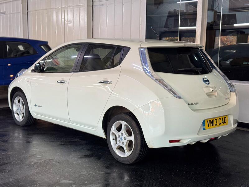 NISSAN LEAF